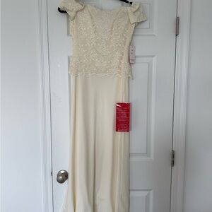 Vintage Cachet Cream Lace Dress